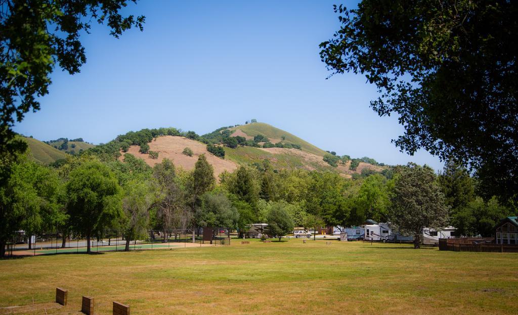 Morgan Hill Camping Resort Cabin 2 San Martin Bagian luar foto