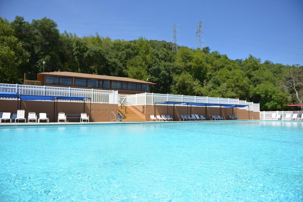 Morgan Hill Camping Resort Cabin 2 San Martin Bagian luar foto