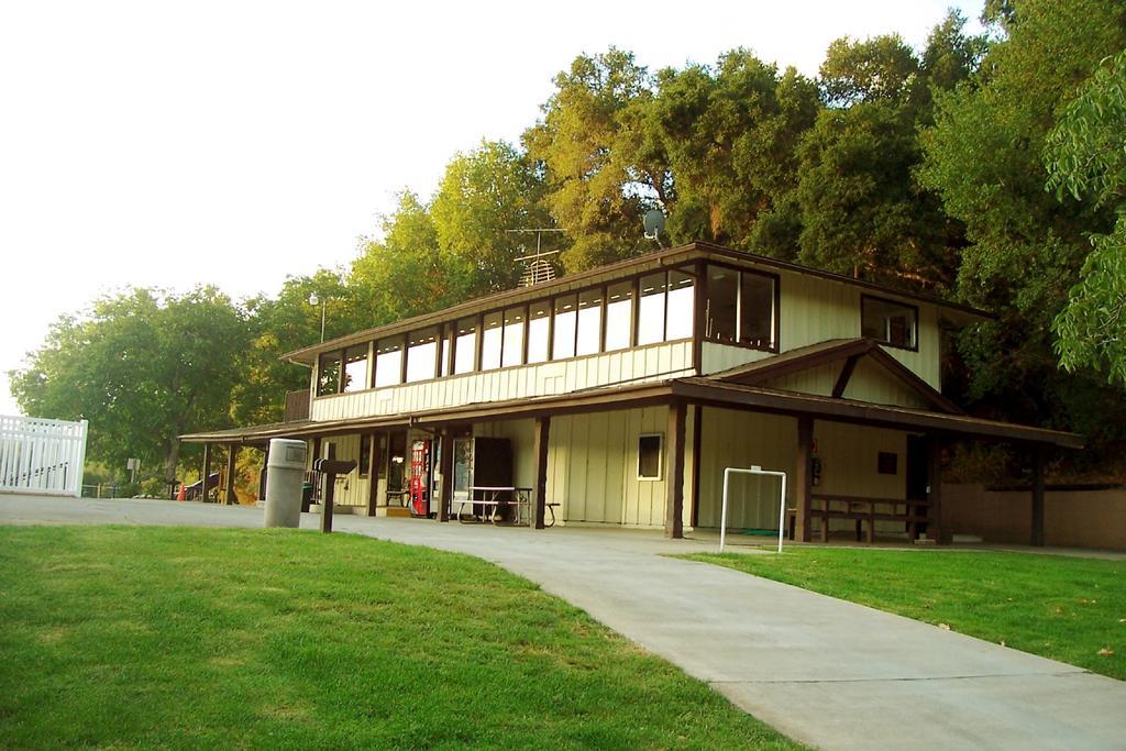 Morgan Hill Camping Resort Cabin 2 San Martin Bagian luar foto